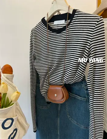 韩国新款 经典条纹圆领修身条纹长袖T恤女高弹力显瘦打底衫上衣服图片