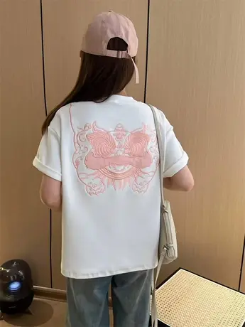 即墨女装2024早春新年款 重工国风前后醒狮刺绣短袖圆领T桖女图片