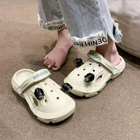 拽酷露营照明探照灯洞洞鞋ins个性胖头鱼软糯包头凉拖鞋女夏外穿图片