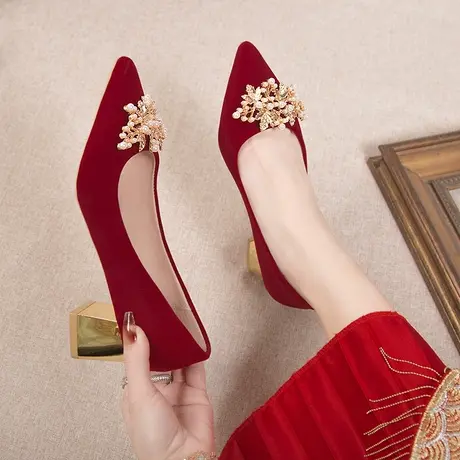 红色粗跟婚鞋新娘鞋结婚鞋中式秀禾服主婚纱法式高跟鞋女春秋单鞋图片