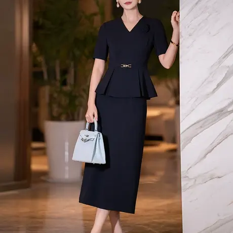 首尚格释藏蓝色两件套女2025夏季新款气质端庄修身半身裙时尚套装图片