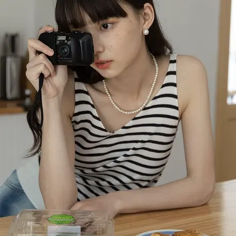 omont蛋挞家 复古条纹V领吊带背心女夏外穿2022新款内搭无袖上衣商品大图