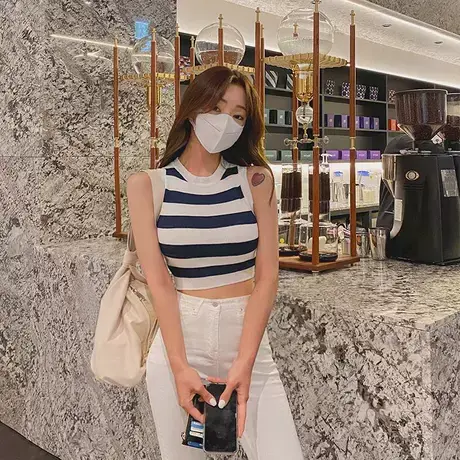 新款高腰短款针织背心女夏外穿修身条纹露腰上衣图片