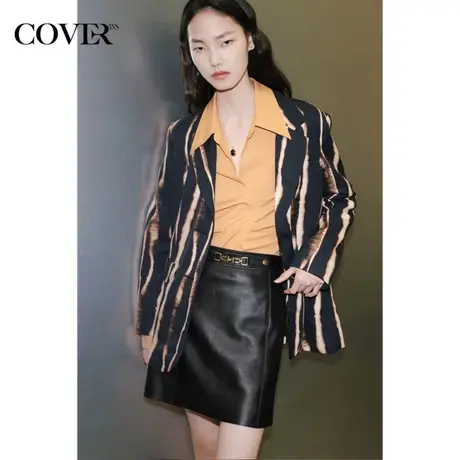 COVER春季不对称褶皱翻领白衬衫图片