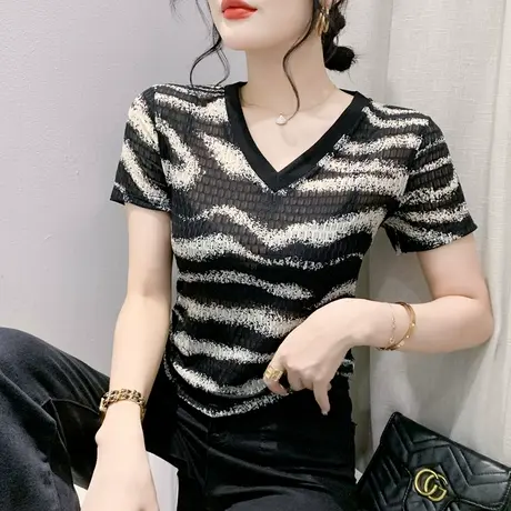 2023夏季新款性感V领短袖T恤女修身网纱上衣洋气印花体恤别致小衫商品大图