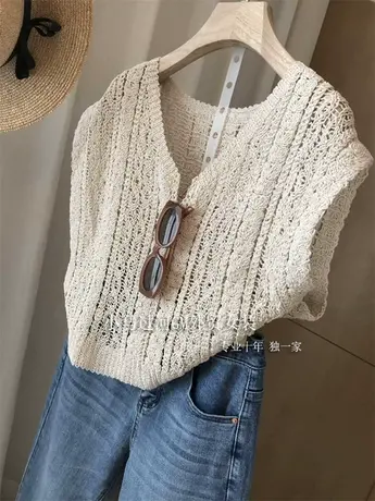 强烈推！万能穿搭单品~波西米亚风钩花缕空宽松V领针织背心马甲女图片