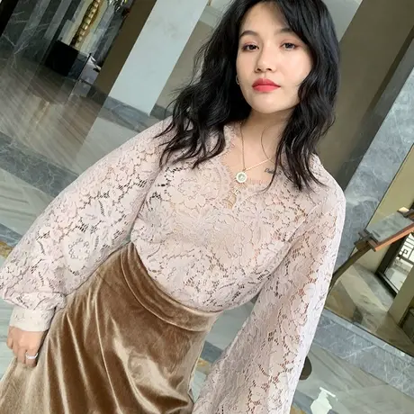 灯笼袖蕾丝衫女上衣秋装女2023年新款V领勾花镂空长袖蕾丝打底衫商品大图