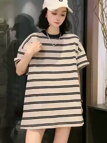 2023夏款新款韩版设计感宽松版条纹拼接中长款T恤休闲简约上衣潮图片