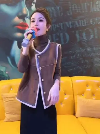 复古圆领短款仿羊羔毛马甲女款23秋冬新款小个子坎肩保暖背心外套商品大图