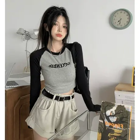 美式复古拼色短款长袖T恤女小众修身打底衫初春秋季辣妹上衣ins潮图片