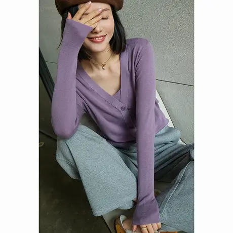 23冬季新款针织深V领短款外搭开衫+低圆领无袖针织背心吊带两件套图片