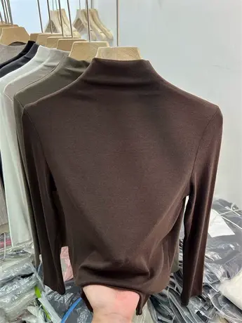 欧货纯色半高领简约针织衫女长袖2023秋冬软糯加薄绒毛衣慵懒上衣图片