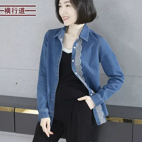 2025春季纯棉翻领绣花牛仔衬衫外套宽松胖MM妈妈长袖衬衣女装大码图片