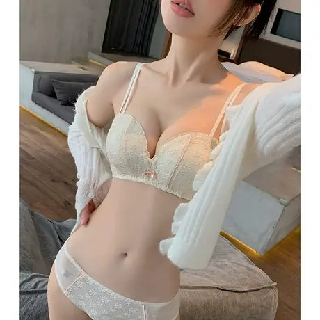 乳胶内衣女小胸聚拢少女蕾丝胸罩无钢圈收副乳上托防下垂文胸套装图片