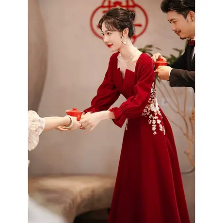 设计感中式敬酒服2023新款新娘冬季丝绒长袖结婚礼服冬天高级质感图片