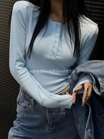 韩国东大门2022春季新品美式修身显瘦排扣设计感短款上衣长袖t恤图片