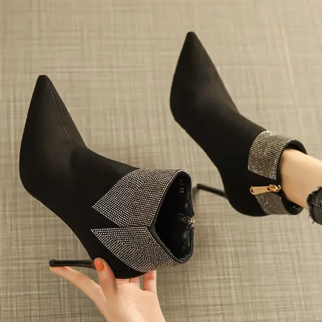 靴子女2023秋冬新款百搭性感显瘦马丁女靴尖头高跟鞋水钻细跟短靴图片