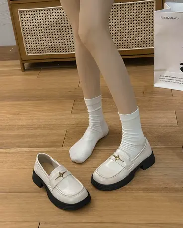 厚底乐福鞋女春秋2023年新款百搭单鞋一脚蹬女鞋英伦风小皮鞋白色图片