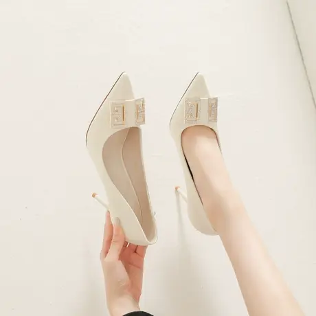 名媛风气质尖头单鞋女春季2024新款时尚性感方扣水钻高跟鞋女细跟图片