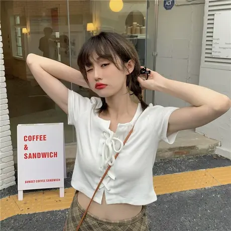 微胖mm夏季显瘦穿搭大码2024夏装新款法式方领绑带短款T恤女上衣商品大图