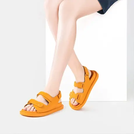 【闪降】莱尔斯丹Y系列休闲风纯色魔术贴厚底凉鞋2M29102商品大图