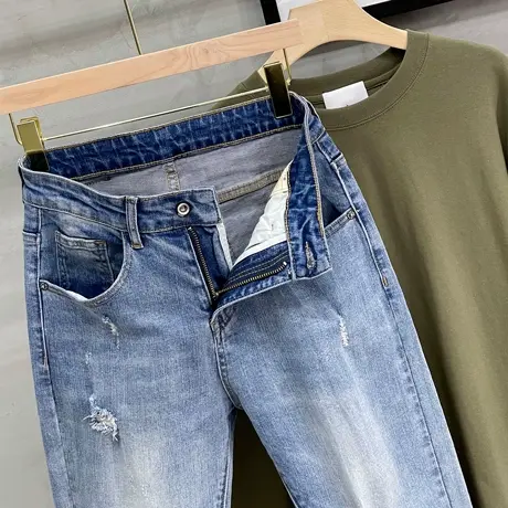 男士浅色牛仔裤男宽松直筒破洞休闲痞帅潮牌九分裤秋冬款水洗裤子图片