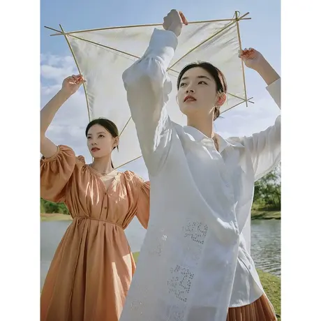 【商场同款】茵曼2023春女装新款时尚宽松拼接蕾丝长袖衬衫衬衣图片