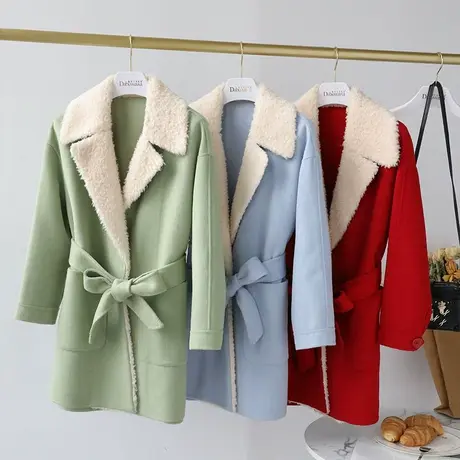 【直播】粉红大布娃娃羊毛卷拼色翻领收腰中长大衣商品大图