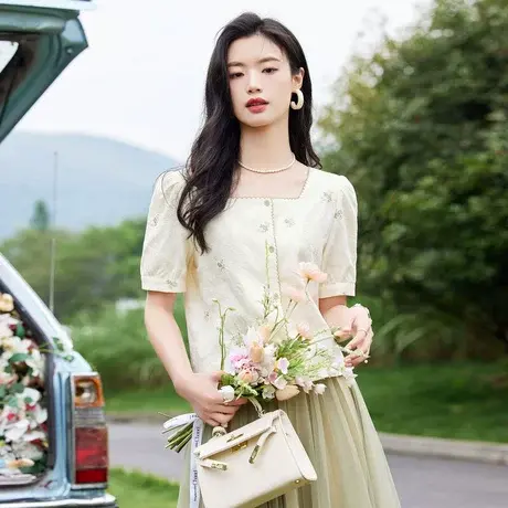 时尚气质刺绣方领短袖衬衫女士2023年夏季新款国风设计感小众上衣商品大图