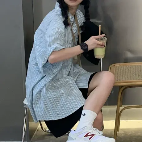日系条纹衬衫女夏季薄款宽松韩版设计感小众法式别致短袖方领上衣图片