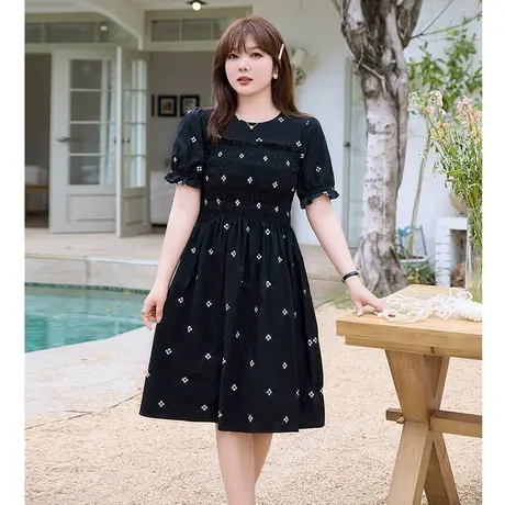 2023年夏季新款法式泡泡袖收腰显瘦大码胖mm长款黑色绣花连衣裙商品大图