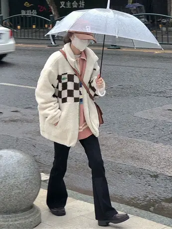 棋盘格羊羔毛绒外套女2022新款秋冬奶fufu小众设计感立领开衫卫衣图片