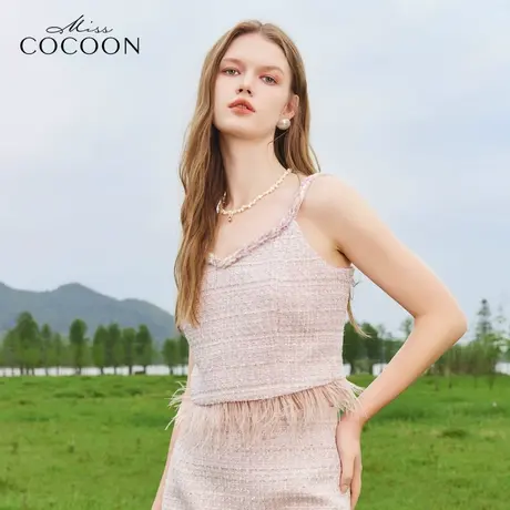 【秋上新】missCOCOON法式羽毛吊带上衣2023秋新款女流苏无袖背心图片