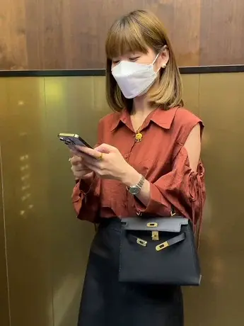 欧洲站时尚露肩长袖衬衫绑带设计小众上衣女装秋装新款小衫衬衣潮商品大图