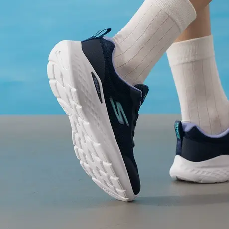 斯凯奇（Skechers）女鞋跑步鞋2025年新款轻便减震舒适透气运动鞋图片