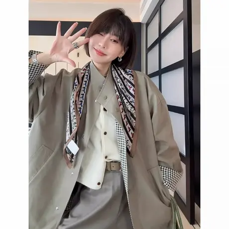 爵莱菲大码胖mm秋季宽松休闲两面穿长袖格子风衣外套图片