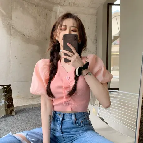 针织衫女纯欲短款修身粉色泡泡袖v领上衣夏季2022新款小开衫外套图片