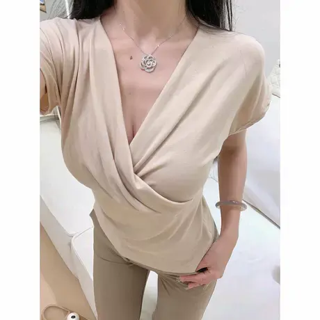 纯欲深V短袖T恤女夏季韩国温柔气质上衣收腰褶皱辣妹显胸大打底衫图片