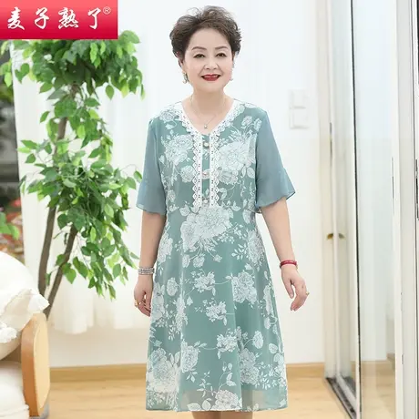 妈妈夏装2022新款洋气中袖印花连衣裙阔太太碎花长裙子中老年女装图片