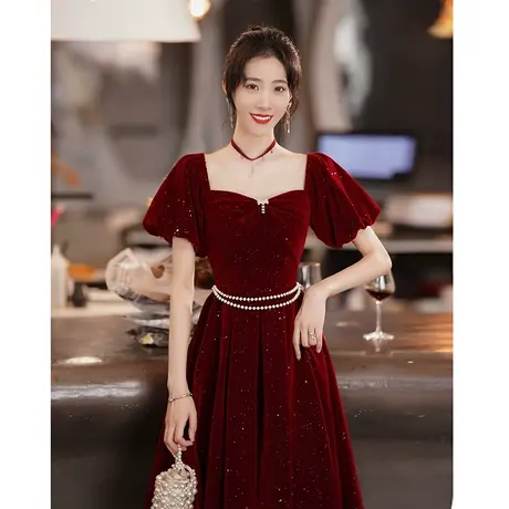 法式敬酒服新娘2023新款女夏季酒红色丝绒订婚礼服连衣裙回门钉珠商品大图