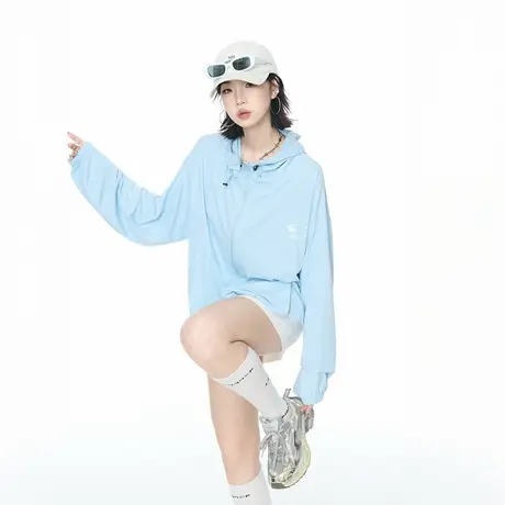 2025夏季新款连帽防晒衣女字母印花潮酷户外运动风轻薄透气防晒服图片