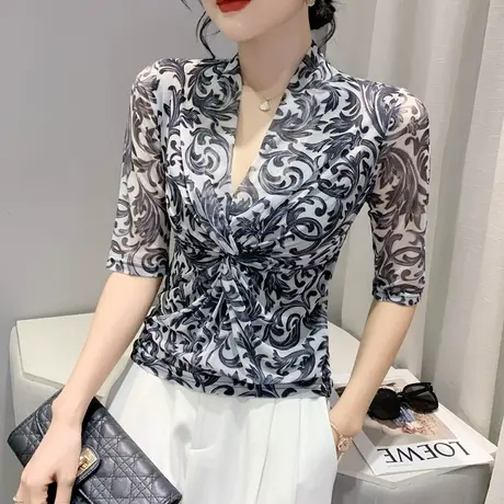 2024新款性感网纱t恤女夏季修身显瘦小衫时尚扭结V领独特上衣中袖图片