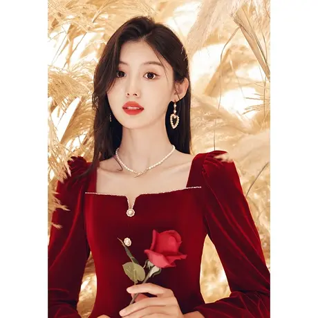 长袖敬酒服新娘冬季酒红色丝绒结婚订婚礼服回门便装长款气质方领商品大图