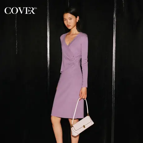 COVER2023秋季褶皱V领修身针织连衣裙图片