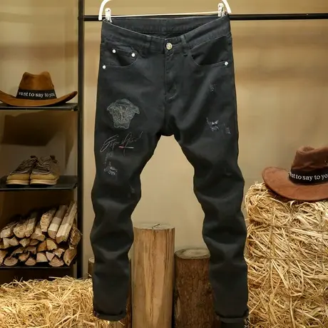 纯黑色高端牛仔裤男士修身小脚裤大牌图案徽章刺绣磨破工艺裤子男商品大图