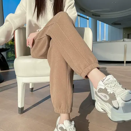 卡其色加绒运动裤女秋冬2023新款小个子宽松束脚卫裤加厚休闲裤子图片