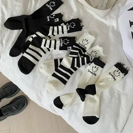 中筒袜女春款小众风笑脸时尚纯棉袜网红款条纹百搭情侣款堆堆袜潮图片