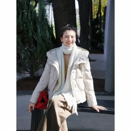 玖姿安娜蔻休闲通勤减龄连帽短款发热鹅绒羽绒服女2025冬季新款商品大图