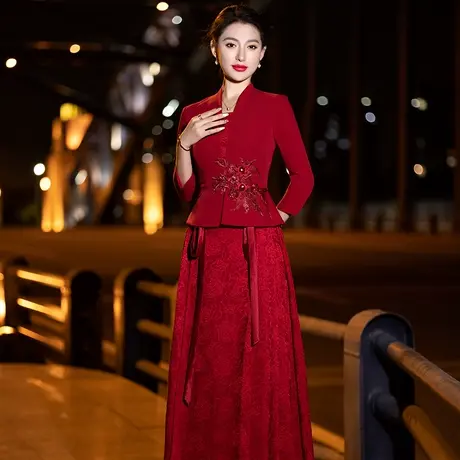 晚礼服女2023新款高端高档妈妈母亲冬季加厚婚礼大牌喜婆婆婚宴装图片