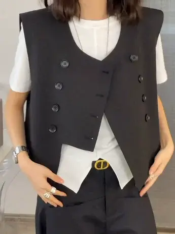 西装马甲女春秋2023新款欧韩货设计感双排4扣外搭叠穿短款v领马夹商品大图